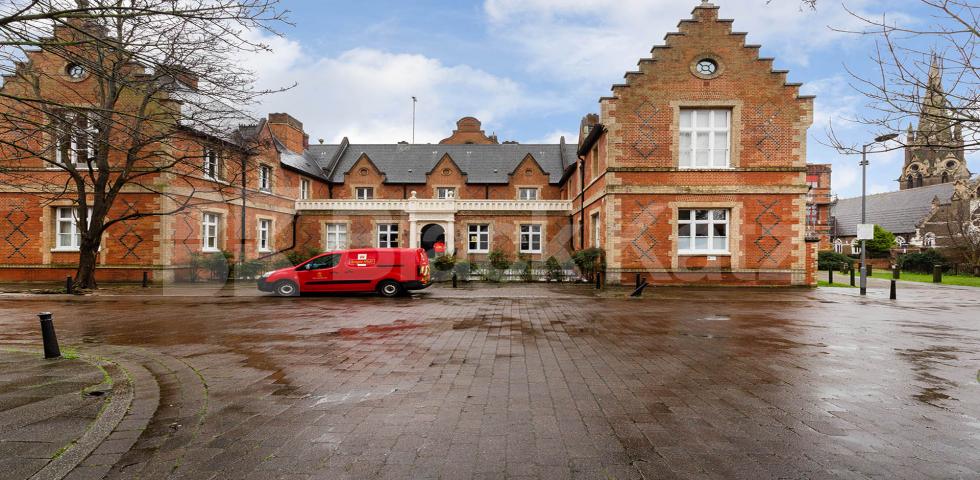 			VIRTUAL TOUR AVAILABLE!, 1 Bedroom, 1 bath, 1 reception Maisonette			 Ritson Road, DALSTON N1